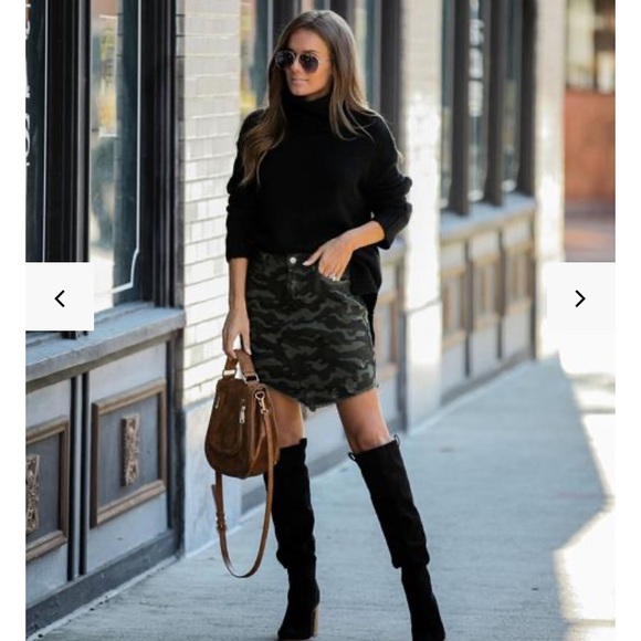 Vici Cotton Pocketed Camo Skirt Size Small